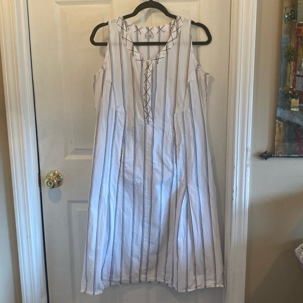 Tulip women’s size XS sleeveless cotton embroidered striped midi dress
